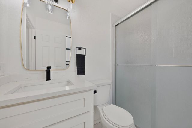 541 7th Avenue NE, Rio Rancho, NM 87124