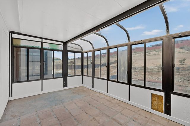 541 7th Avenue NE, Rio Rancho, NM 87124