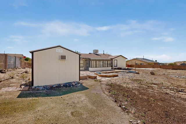 541 7th Avenue NE, Rio Rancho, NM 87124