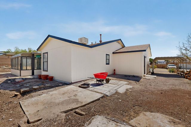 541 7th Avenue NE, Rio Rancho, NM 87124