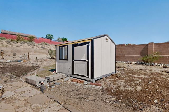 541 7th Avenue NE, Rio Rancho, NM 87124