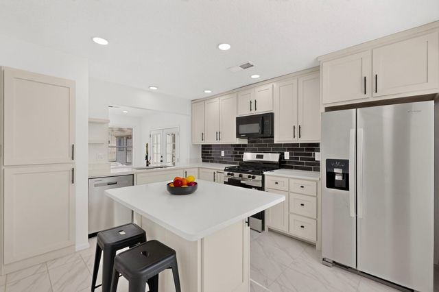 541 7th Avenue NE, Rio Rancho, NM 87124