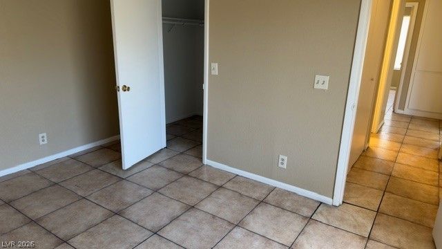 4800 WOODLAKE Avenue, Las Vegas, NV 89147