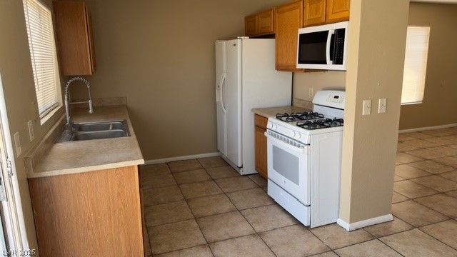 4800 WOODLAKE Avenue, Las Vegas, NV 89147