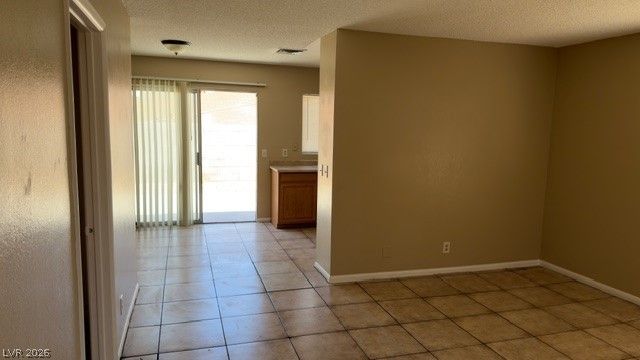 4800 WOODLAKE Avenue, Las Vegas, NV 89147