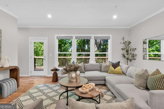 1053 Brandsford Street NW, Atlanta, GA 30318