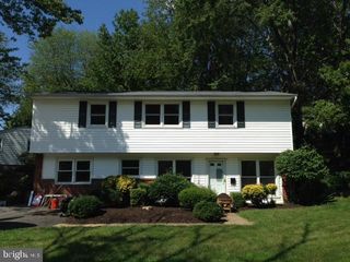 5734 OVERLY DR, Alexandria, VA 22310