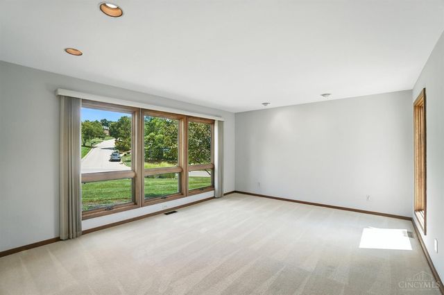10301 Giverny Boulevard, Evendale, OH 45241