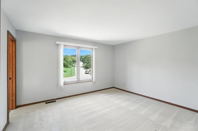 10301 Giverny Boulevard, Evendale, OH 45241