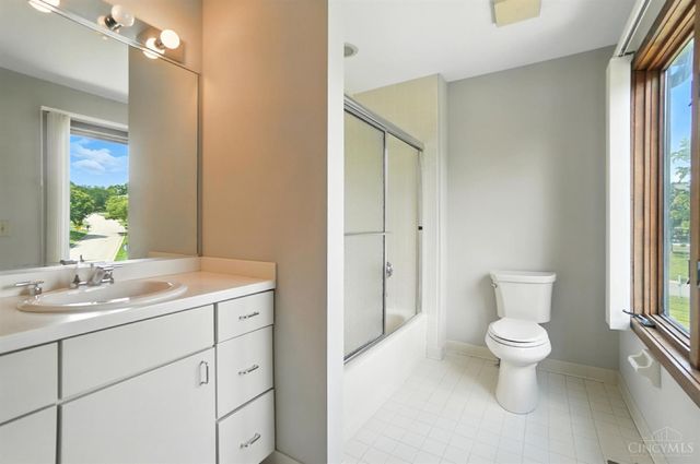 10301 Giverny Boulevard, Evendale, OH 45241