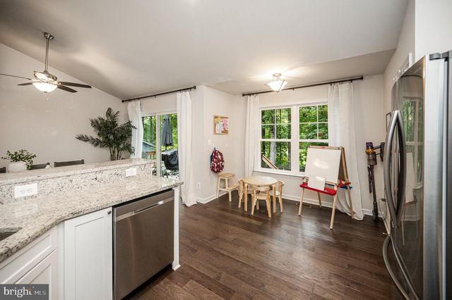 201 FAIRWAY DR, Locust Grove, VA 22508