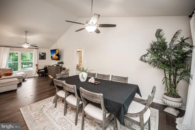201 FAIRWAY DR, Locust Grove, VA 22508