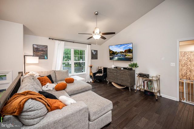 201 FAIRWAY DR, Locust Grove, VA 22508