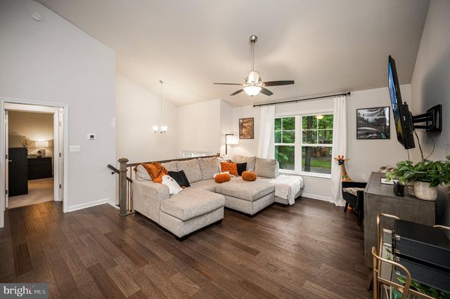 201 FAIRWAY DR, Locust Grove, VA 22508