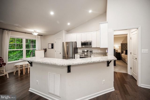 201 FAIRWAY DR, Locust Grove, VA 22508