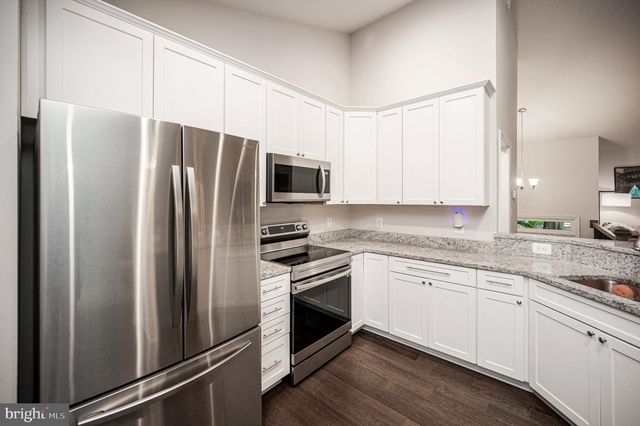 201 FAIRWAY DR, Locust Grove, VA 22508