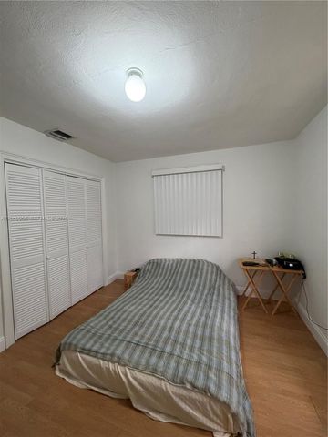 6717 Raleigh St, Hollywood, FL 33024