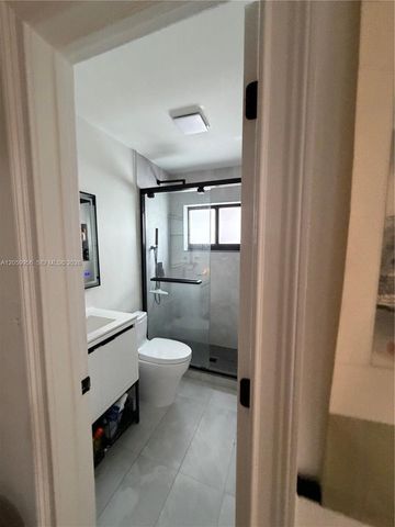 6717 Raleigh St, Hollywood, FL 33024