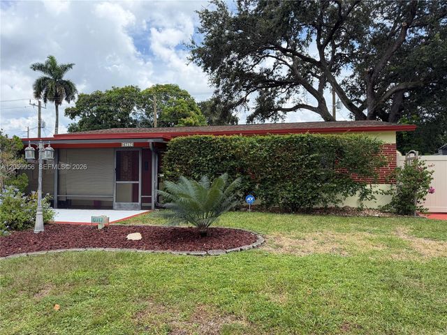 6717 Raleigh St, Hollywood, FL 33024