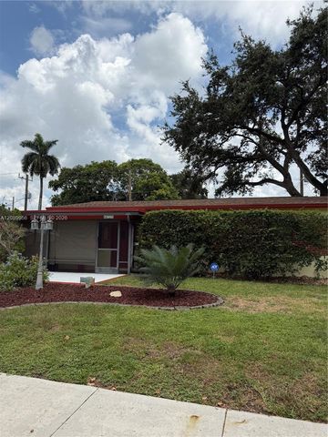 6717 Raleigh St, Hollywood, FL 33024