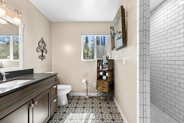 11187 Peoria Rd, Browns Valley, CA 95918