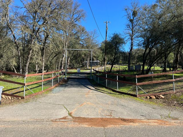 11187 Peoria Rd, Browns Valley, CA 95918