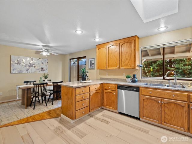 15903 E Shore Drive, Lynnwood, WA 98087