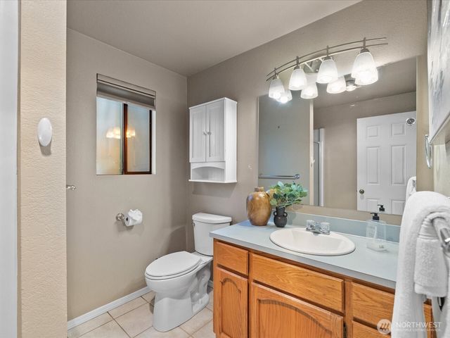 15903 E Shore Drive, Lynnwood, WA 98087