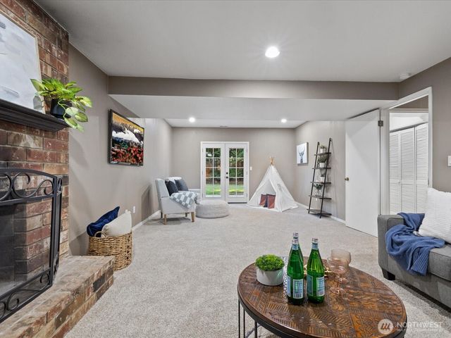 15903 E Shore Drive, Lynnwood, WA 98087