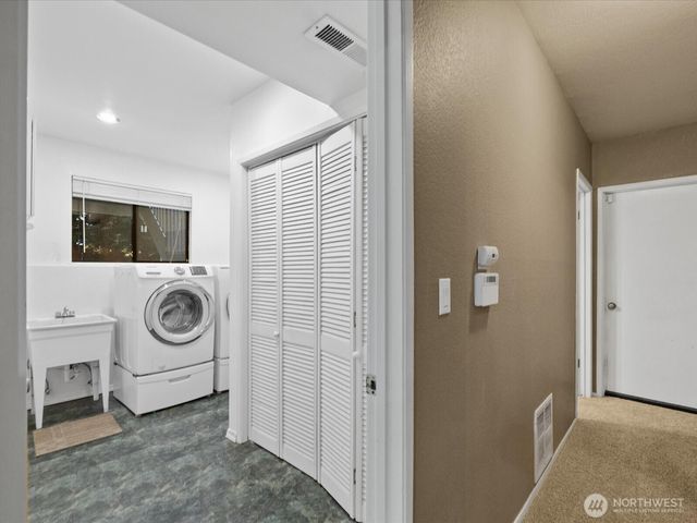 15903 E Shore Drive, Lynnwood, WA 98087