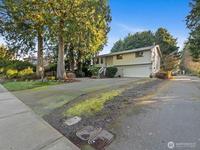 15903 E Shore Drive, Lynnwood, WA 98087