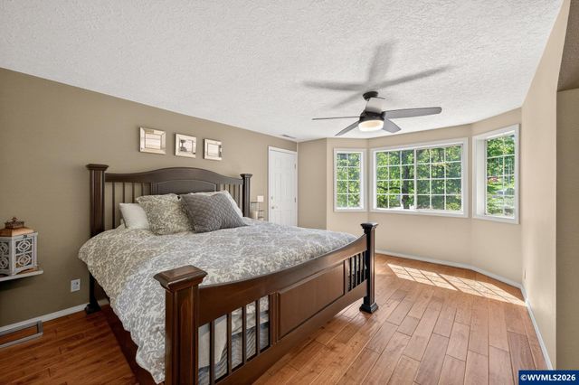6723 Rippling Brook Dr SE, Salem, OR 97317