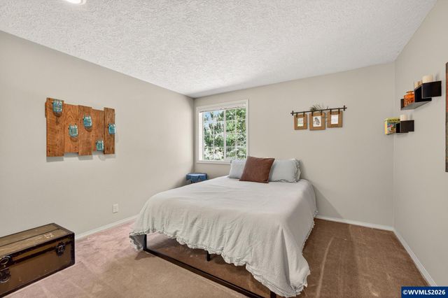 6723 Rippling Brook Dr SE, Salem, OR 97317