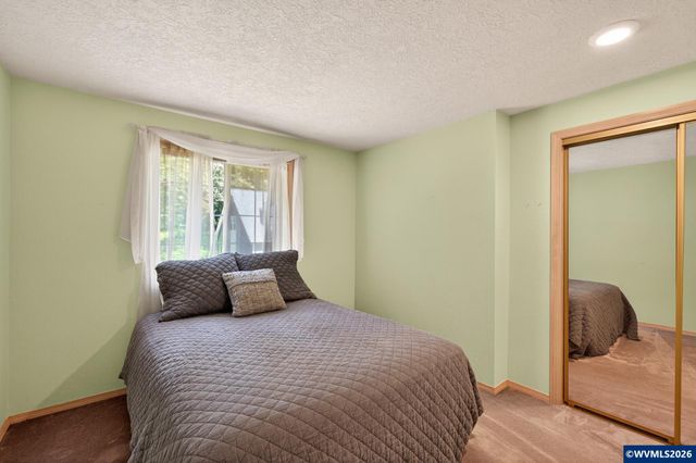 6723 Rippling Brook Dr SE, Salem, OR 97317