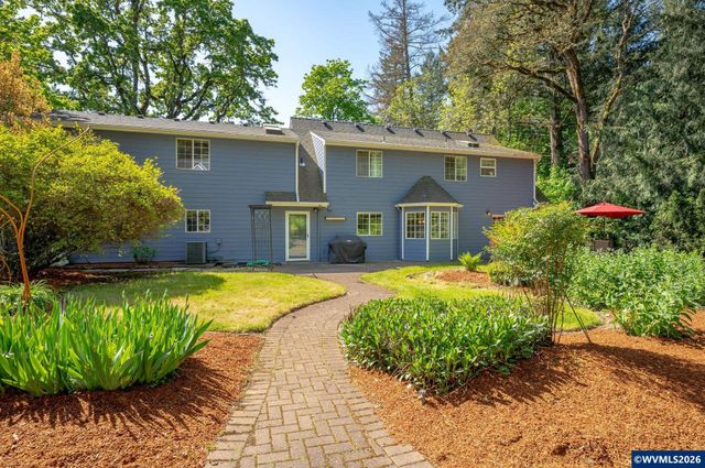 6723 Rippling Brook Dr SE, Salem, OR 97317