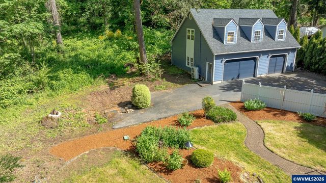 6723 Rippling Brook Dr SE, Salem, OR 97317