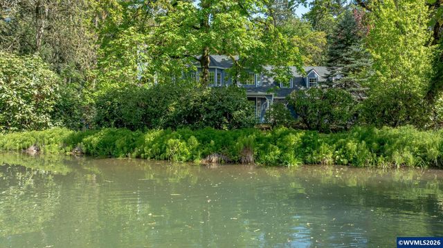 6723 Rippling Brook Dr SE, Salem, OR 97317