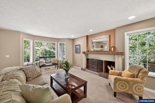 6723 Rippling Brook Dr SE, Salem, OR 97317