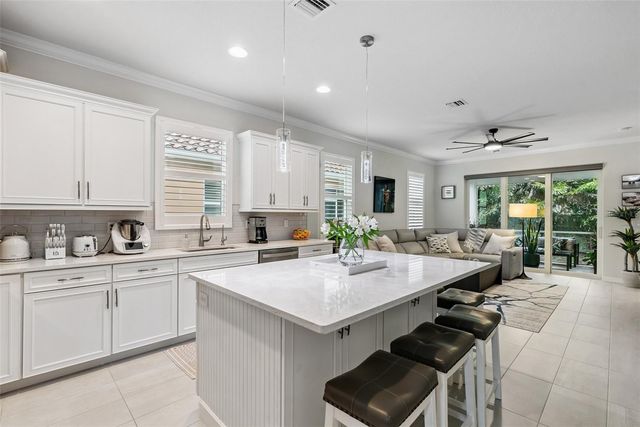 121 COLEBROOK COURT, Venice, FL 34292
