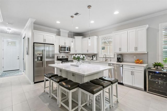 121 COLEBROOK COURT, Venice, FL 34292
