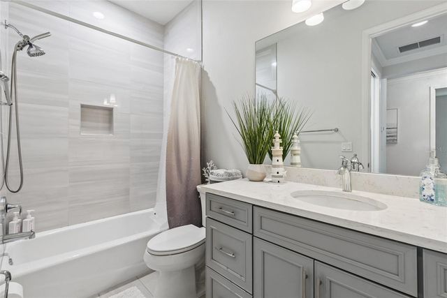 121 COLEBROOK COURT, Venice, FL 34292