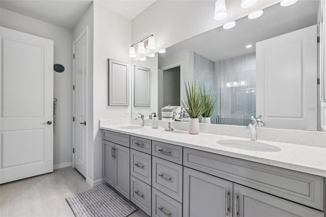 121 COLEBROOK COURT, Venice, FL 34292