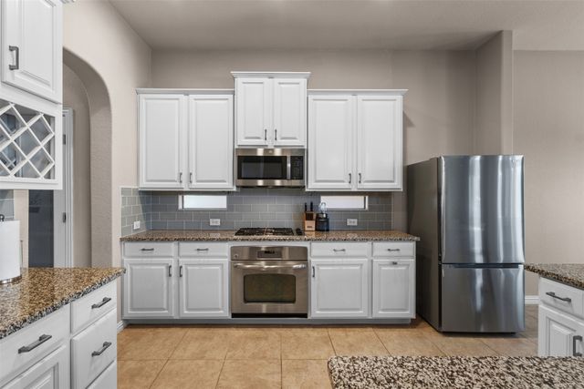973 Tara Drive, Burleson, TX 76028