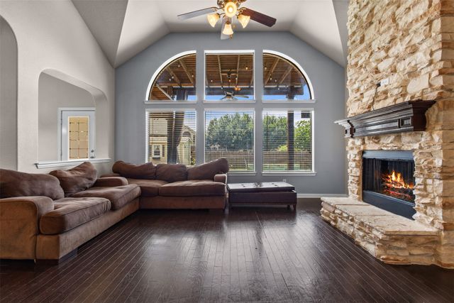 973 Tara Drive, Burleson, TX 76028