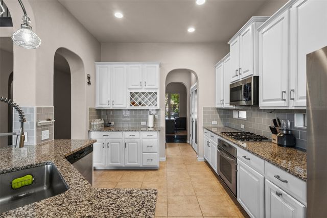 973 Tara Drive, Burleson, TX 76028