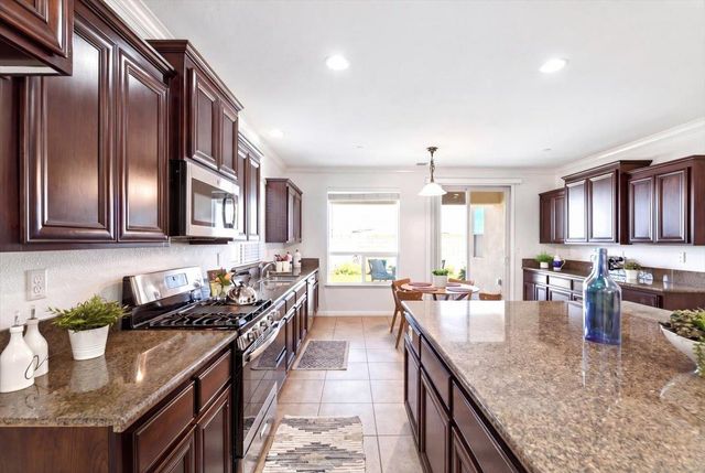 2036 Vignolia Loop, Roseville, CA 95747
