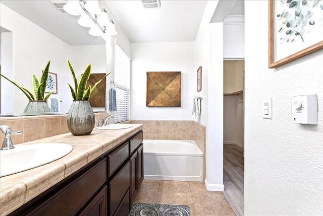 2036 Vignolia Loop, Roseville, CA 95747