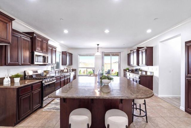2036 Vignolia Loop, Roseville, CA 95747