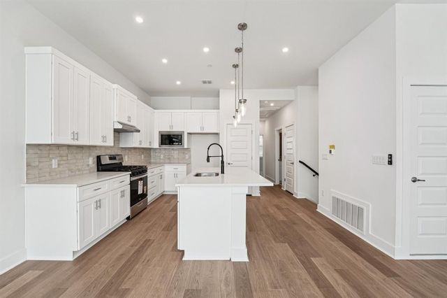 200 W 56th ST 8101, Austin, TX 78751
