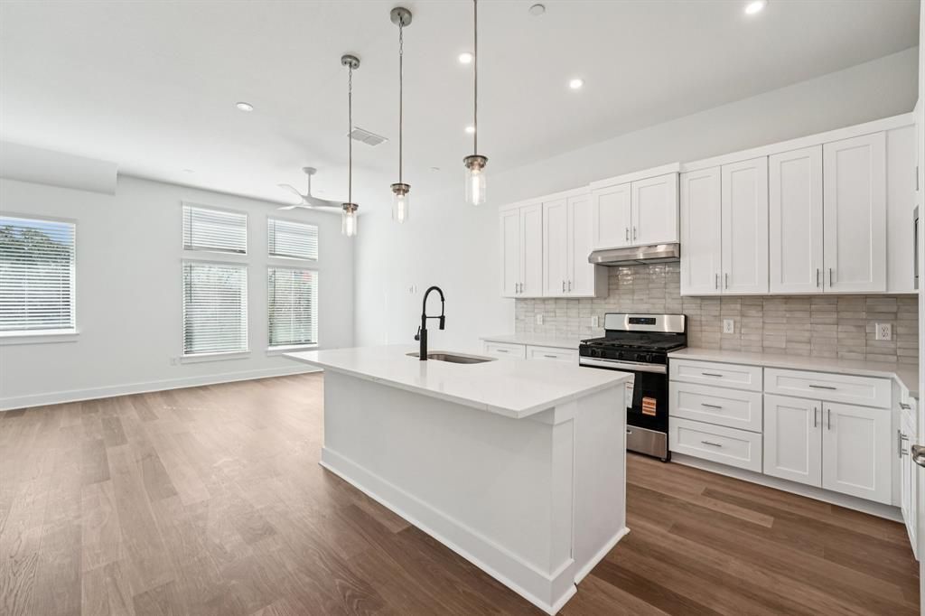 200 W 56th ST 8101, Austin, TX 78751